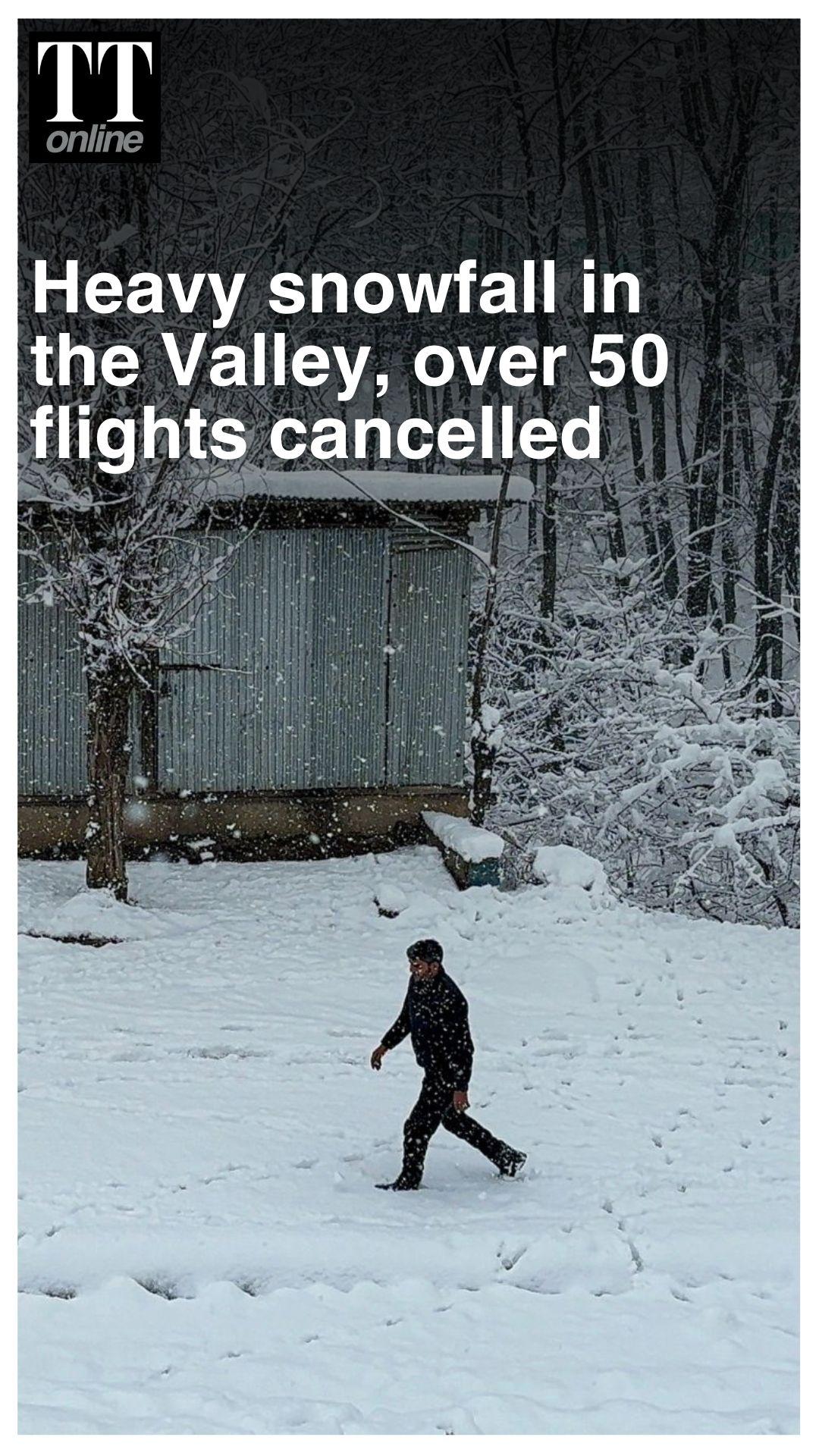 Snow Turns Kashmir Into Winter Wonderland  But Disrupts Traffic, Flights