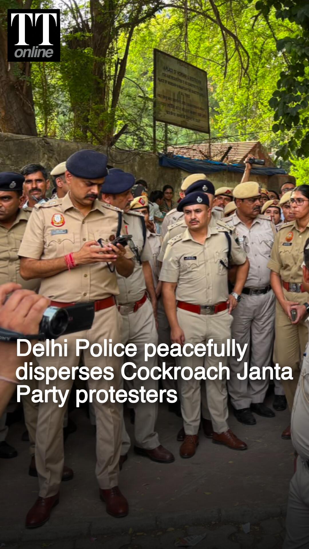 Delhi Police Starts Peacefully Dispersing Cockroach Janta Party Protesters