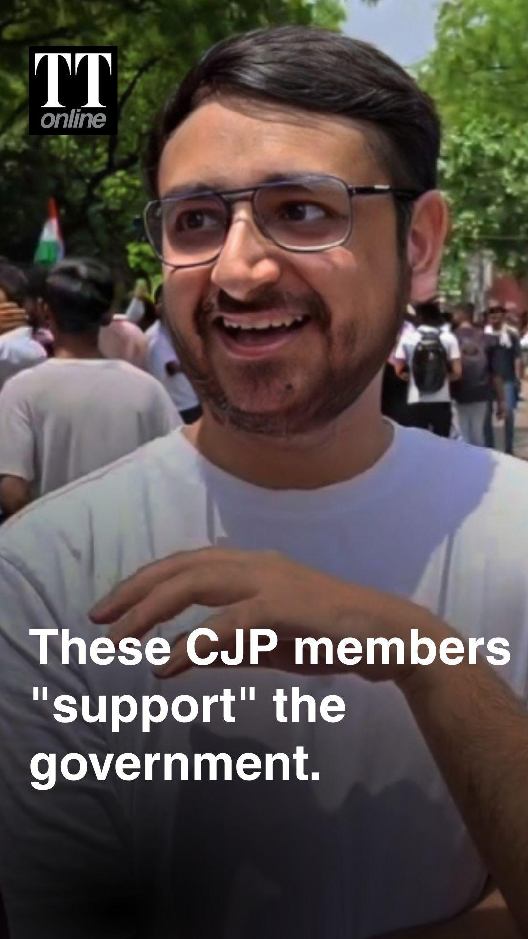 Cockroach Janta Party Supporters' Sarcastic Show of "Support" to Government