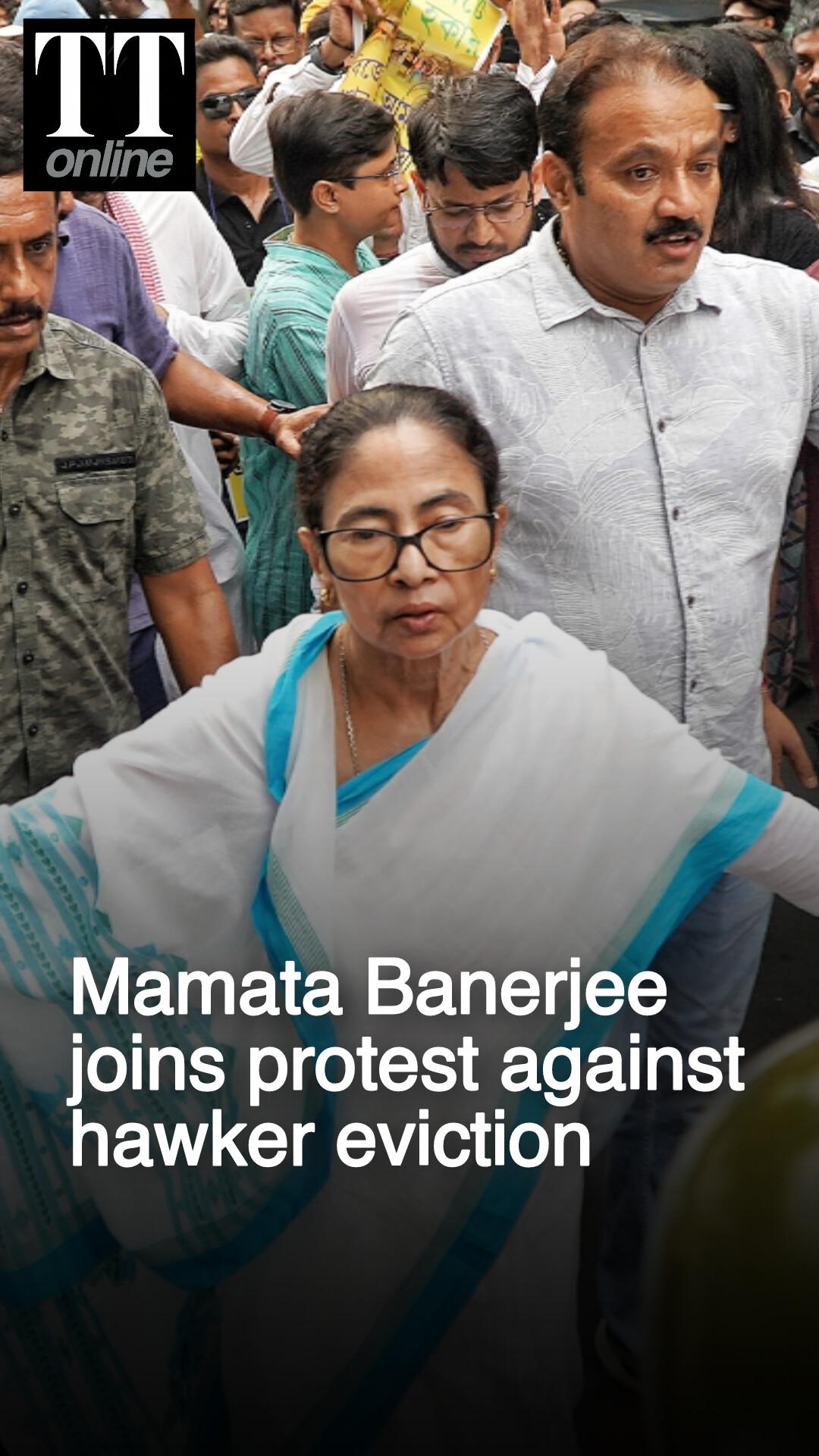Mamata Banerjee Joins Protest by Hawkers Amid Eviction Drives and CM's Clarification